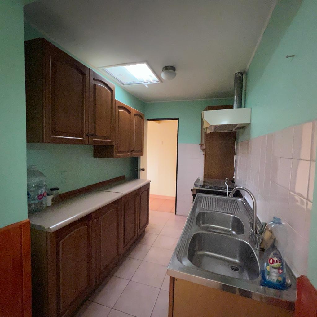 AMPLIA CASA - CALLE VAN BUREN.-